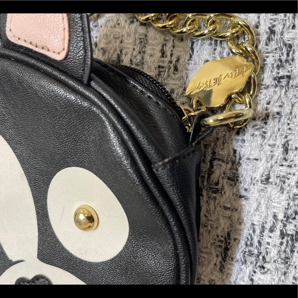 ⭐️Betsey Johnson black and white puppy circle crossbody purse - Picture 13 of 16